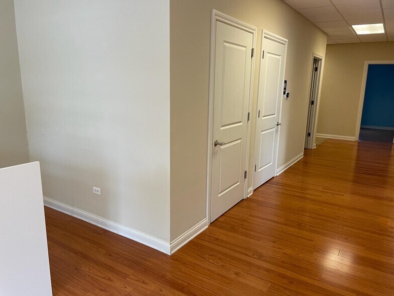 More Photos Of 896 S Frontenac St, Aurora Office For Lease