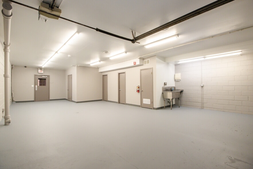 More Photos Of 2919 W Irving Park Rd, Chicago Office Residential For Sale