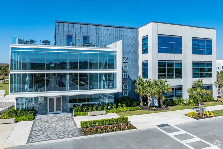 More Photos Of 1785 Northpointe Pky, Lutz Unknown For Sale