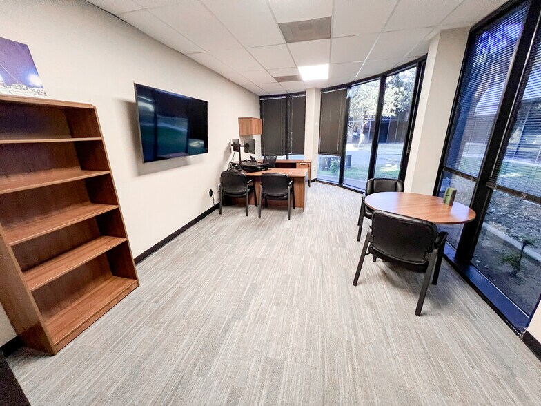 More Photos Of 3300 N A St, Midland Office For Lease