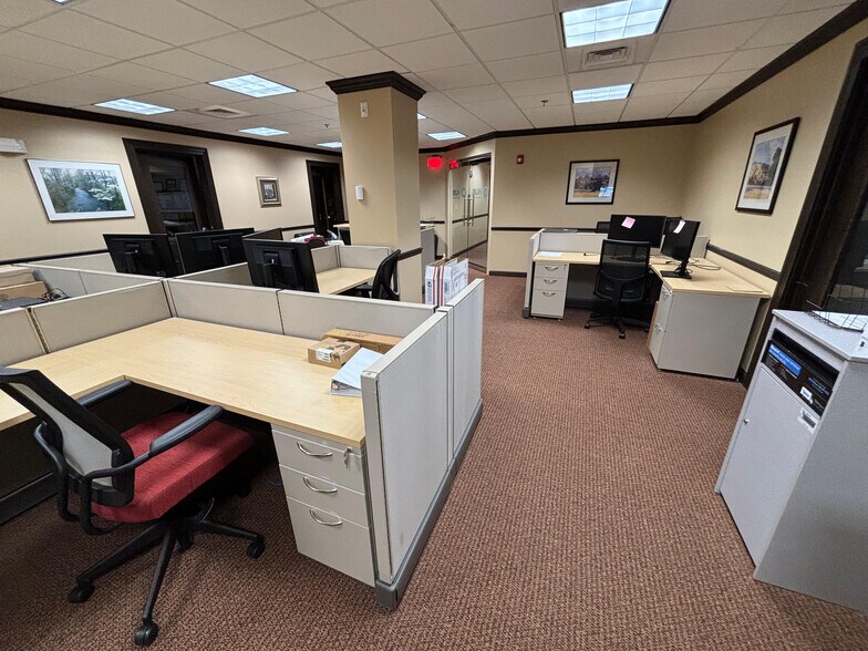 More Photos Of 90-100 Central St, Holliston Storefront Retail Office For Lease