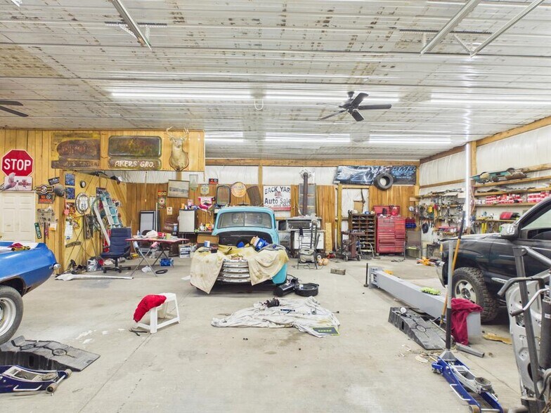 More Photos Of 8031 Ky Route 122, Minnie Warehouse For Sale