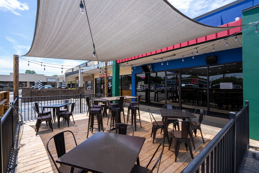 More Photos Of 11020- 11061 Anderson Rd, Piedmont Restaurant For Sale