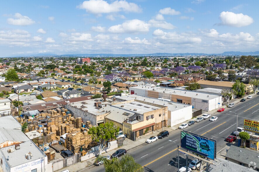 8213 Compton Ave, Los Angeles, CA 90001 Industrial