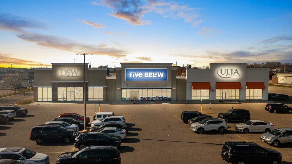 More Photos Of 4411 W Wisconsin Ave, Appleton Freestanding For Sale