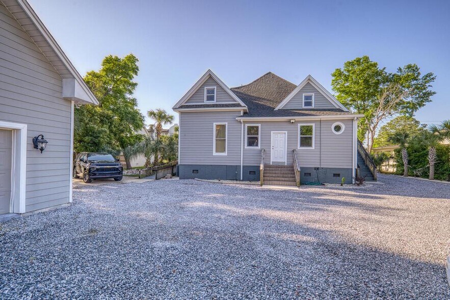 More Photos Of 656 Garden St, Pensacola Office For Sale