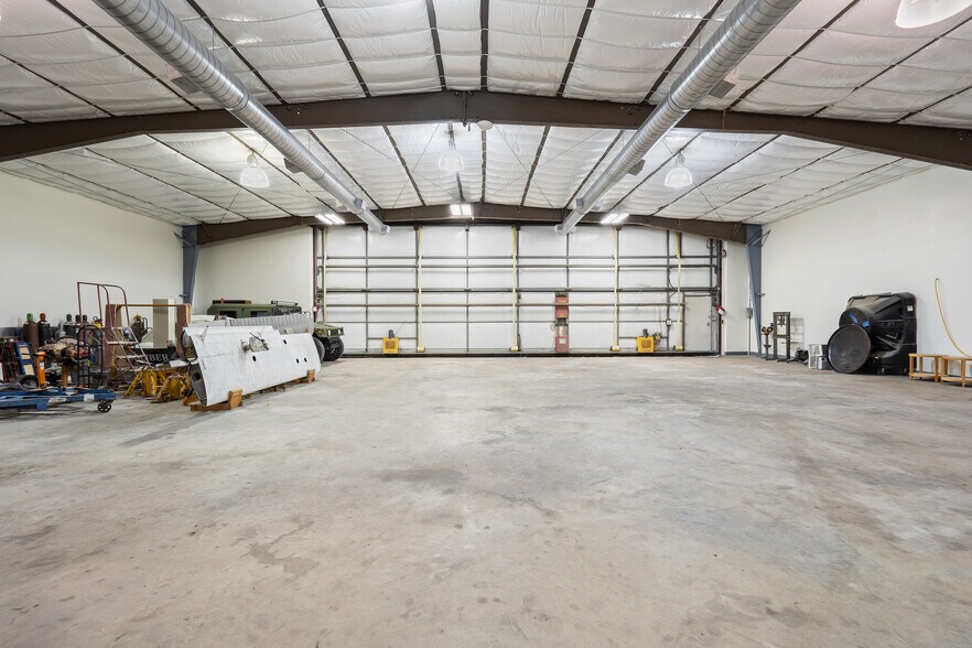 More Photos Of 101 Piper Ln, Spicewood Flex For Lease