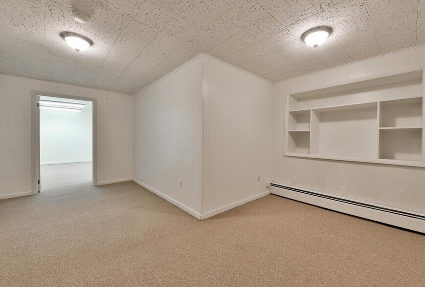 More Photos Of 808 Bethlehem Pike, Glenside Office For Sale