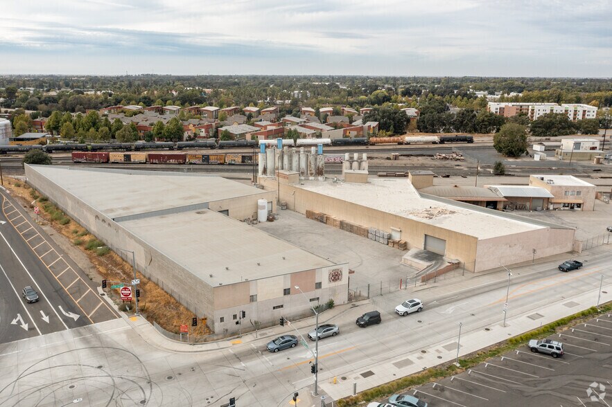 More Photos Of 860-870 Riske Ln, West Sacramento Warehouse For Sale