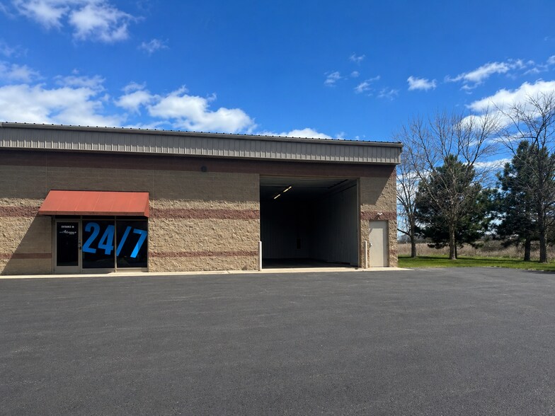 More Photos Of W5037 Amy Ave, Kaukauna Service For Lease