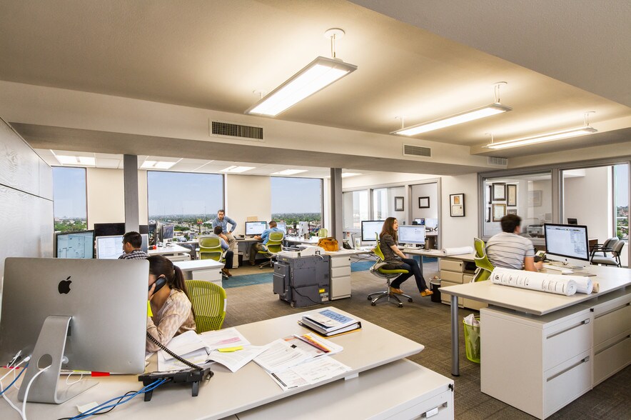 More Photos Of 600 San Bernardo Ave, Laredo Unknown For Lease