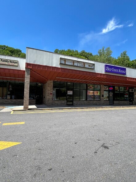 More Photos Of 683-709 Winsted Rd, Torrington Storefront For Lease