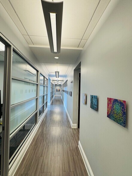 More Photos Of 1110 Pine Ridge Rd, Naples Office For Sale