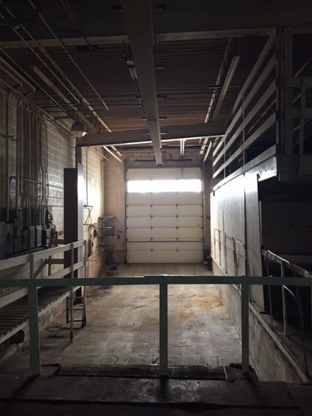 More Photos Of 885 Anita Ave, Antioch Manufacturing For Sale