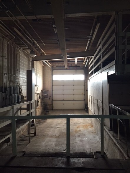 More Photos Of 885 Anita Ave, Antioch Manufacturing For Sale