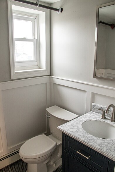 More Photos Of 288 E 12th Ave, Roselle Manufacturing For Lease