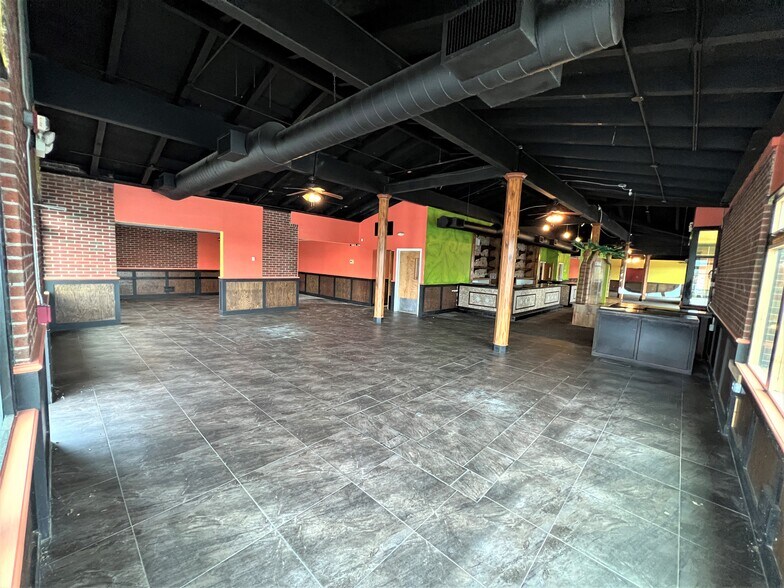 More Photos Of 5185 State Route 30, Greensburg Restaurant For Lease