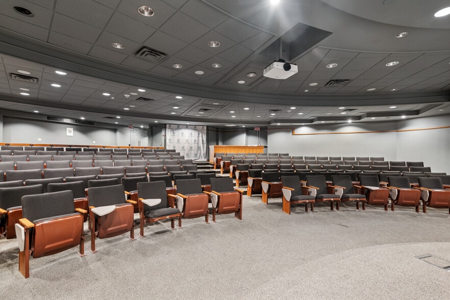 More Photos Of 3300 Henry Ave, Philadelphia Unknown For Lease