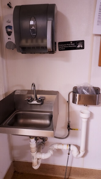 More Photos Of 66 Hawthorne Dr, Bedford Apartments For Lease
