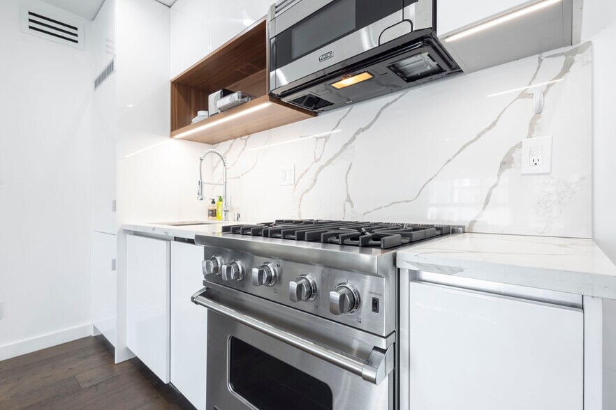 More Photos Of 1267 N Laurel Ave, West Hollywood Apartments For Sale