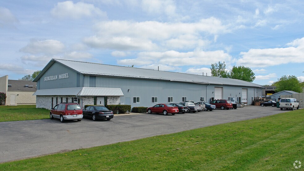 Primary Photo Of W233 S7180 Vernon Ln, Big Bend Manufacturing For Lease