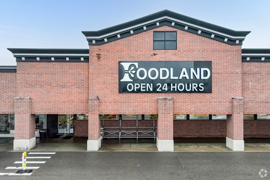 More Photos Of 33111-33251 Plymouth Rd, Livonia Freestanding For Lease