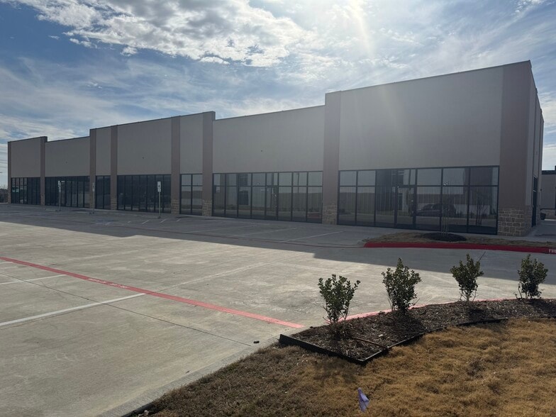 More Photos Of 4760 Windhaven Pky, Lewisville Restaurant For Lease