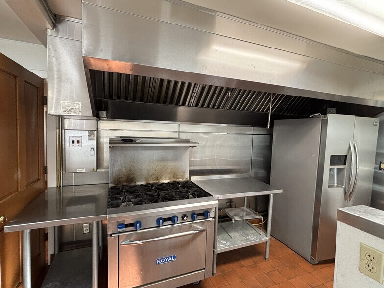 More Photos Of 2276 Main St, Genoa Specialty For Lease