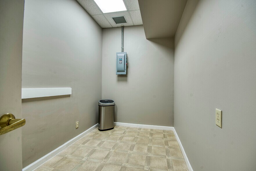 More Photos Of 11211 Prosperity Farms Rd, Palm Beach Gardens Medical For Sale