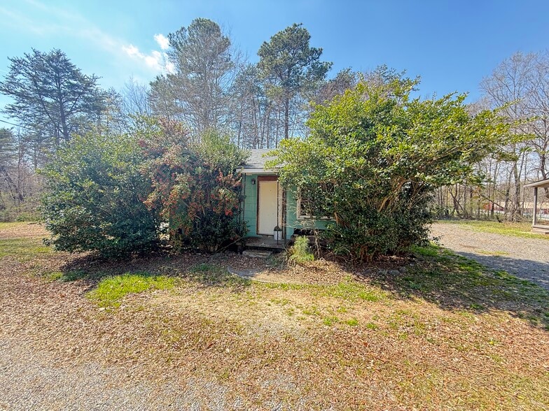 More Photos Of 3004 Rent Rd, Yadkinville Multifamily For Sale