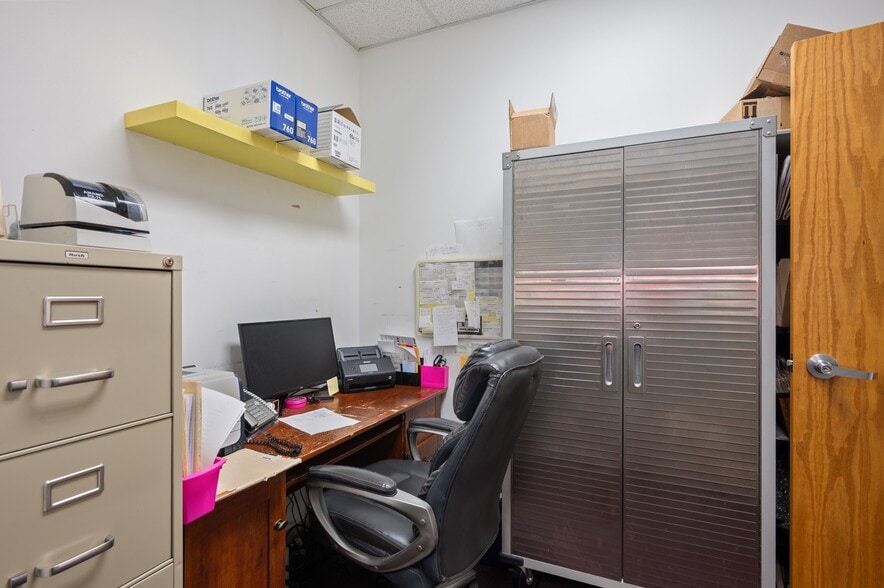 More Photos Of 6021 S Kedzie Ave, Chicago Medical For Sale
