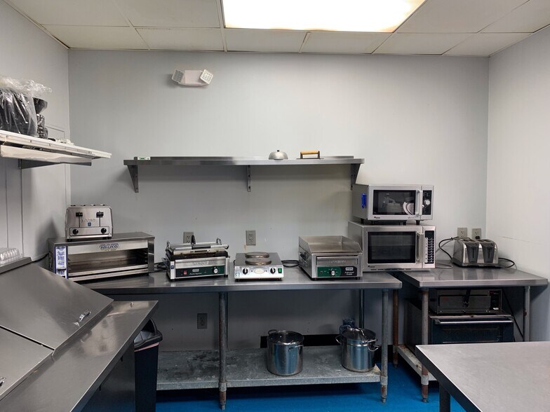 More Photos Of 592-594 N 2nd St, Memphis Freestanding For Sale