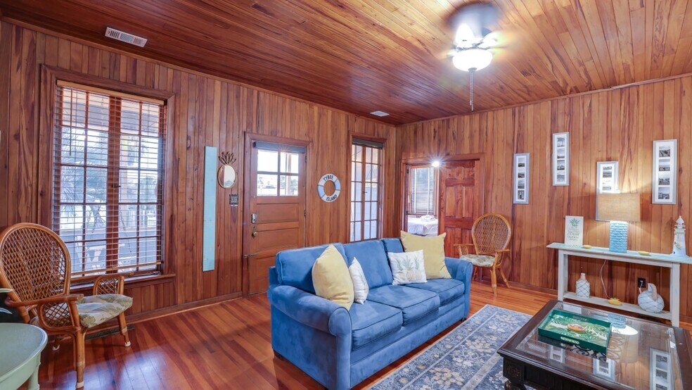 More Photos Of 15 15th St, Tybee Island Specialty For Sale