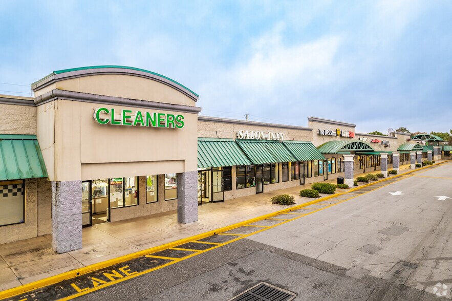 More Photos Of 5601-5775 Red Bug Lake Rd, Winter Springs Unknown For Lease