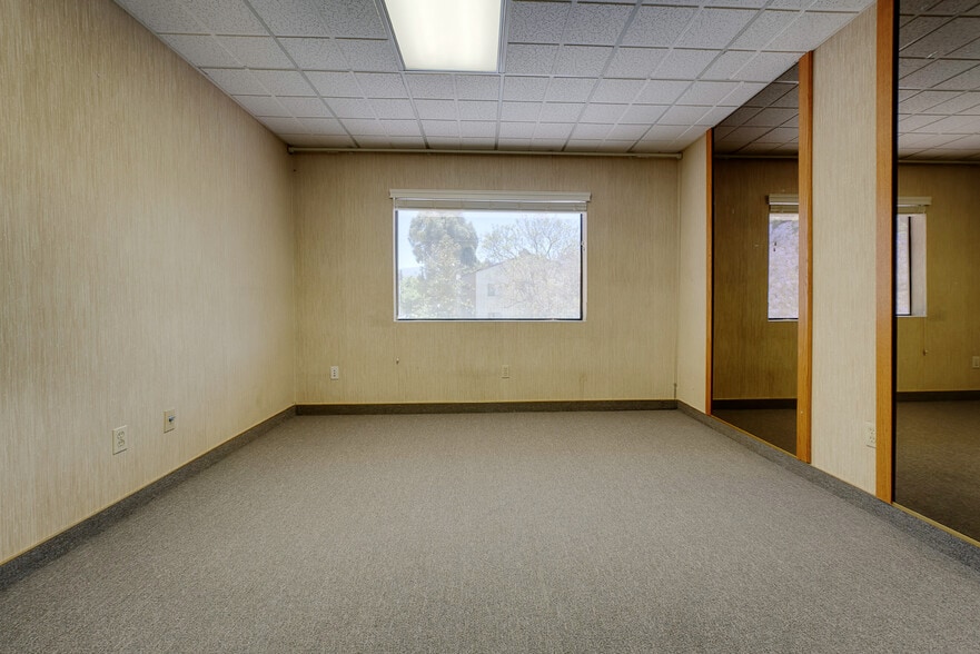 More Photos Of 1344 W 6th St, Corona Office For Sale
