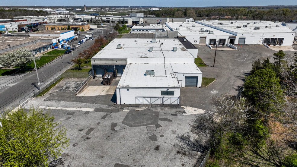 More Photos Of 200 Adams Blvd, Farmingdale Warehouse For Sale