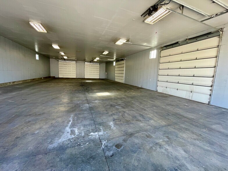 More Photos Of 500 1st Ave, Zillah Warehouse For Sale