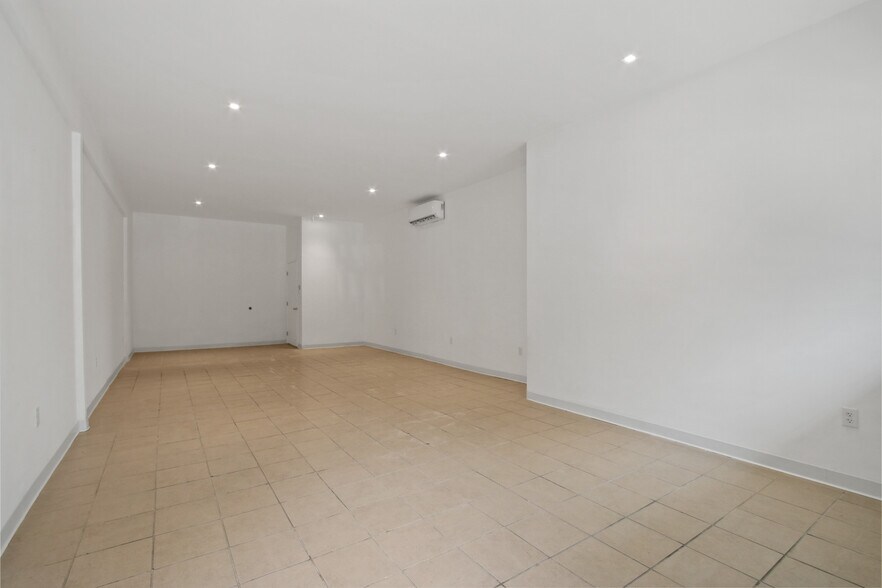 More Photos Of 2603 Hauser Blvd, Los Angeles Storefront For Lease