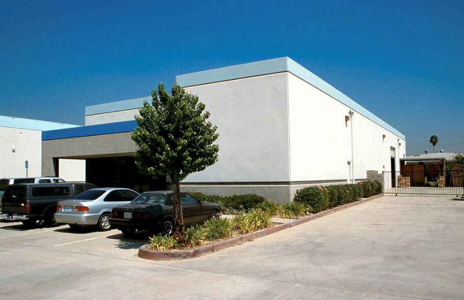 More Photos Of 900 W 10th St, Azusa Warehouse For Lease