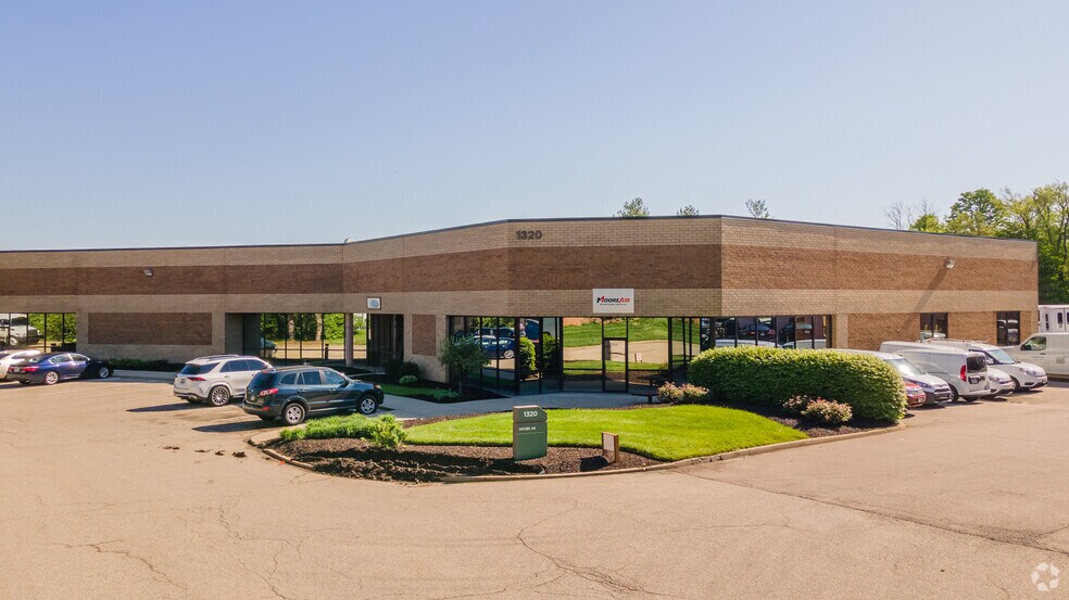 More Photos Of 1320 Kemper Meadow Dr, Cincinnati Unknown For Lease