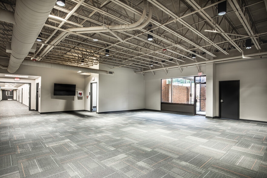 More Photos Of 3500 Riverside Dr, Macon-Bibb Religious Facility For Sale