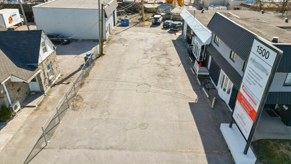 More Photos Of 1500-1502 Boul Des Laurentides, Laval Storefront Retail Residential For Sale