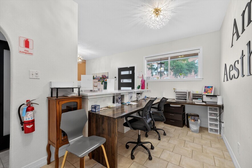 More Photos Of 2217 Sealy St, Galveston Office Residential For Sale