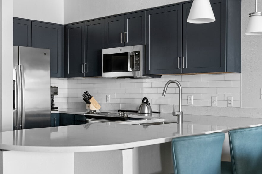 More Photos Of 100 S North Carolina Ave, Atlantic City Hotel For Sale