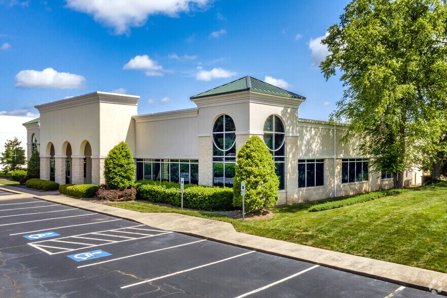 2920 Whitehall Park Dr, Charlotte, NC 28273 Flex/R&D For Lease
