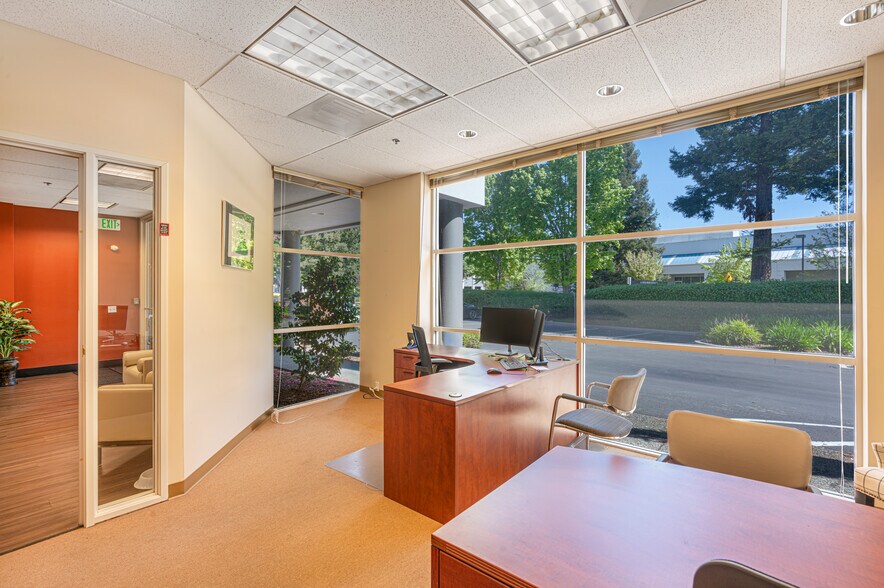 More Photos Of 737 Southpoint Blvd, Petaluma Research And Development For Sale