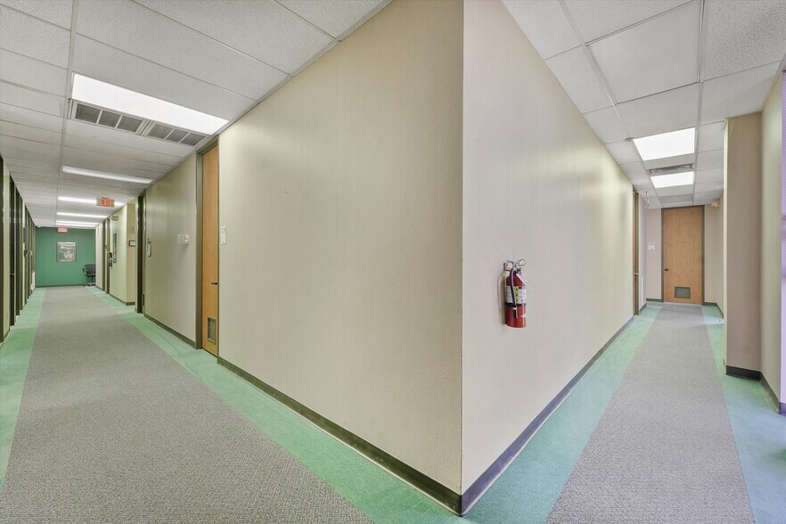 More Photos Of 2000 25th Ave N, Texas City Office For Lease