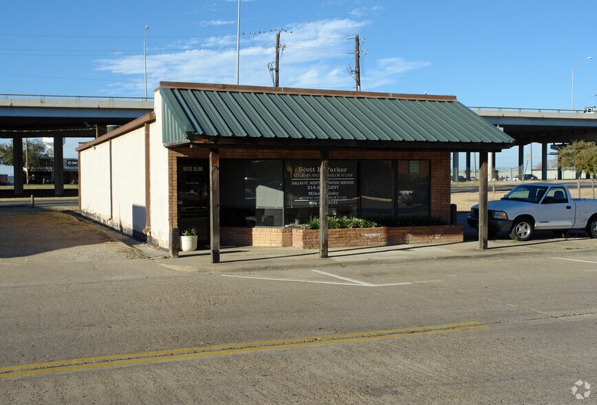 More Photos Of 1012 S Elm St, Carrollton Office For Sale