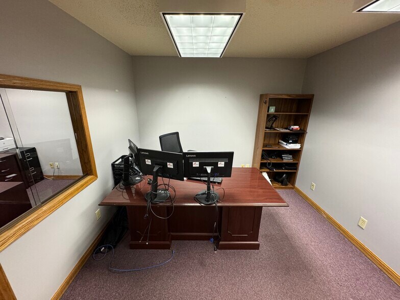 More Photos Of 1015 N 9th Ave, Brandon Industrial For Lease