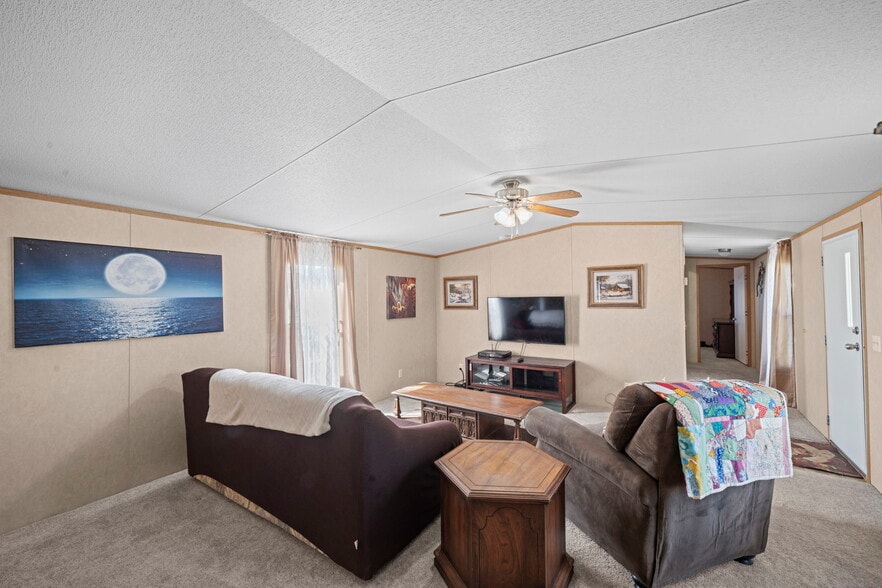 More Photos Of 820 Forest View Dr, Blanco Manufactured Housing Mobile Home Park For Sale